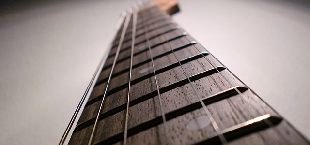 How to choose an electric guitar (pt.2) - Neck and Freatboard