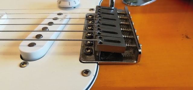 The setup of your guitar (PT 7): setting a vintage style vibrato