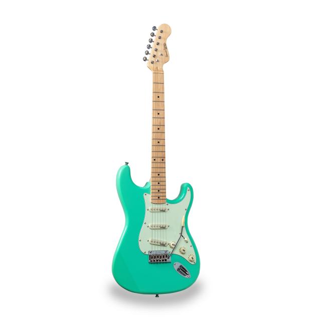 Double cutaway electric guitar with 3 single coils and vintage tuners (Wilkinson equipped)