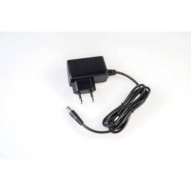 Alimentatore stabilizzato per pedali effetto
