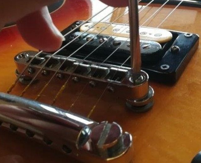 The setup of your guitar (pt 3) - Action based on the kind of bridge
