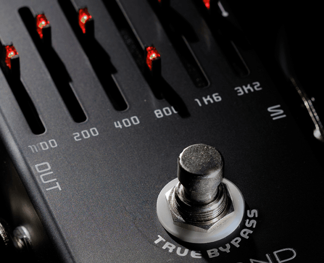 Guitar and Bass effect chain - Understanding different kinds of bypasses and buffers to improve your sound.